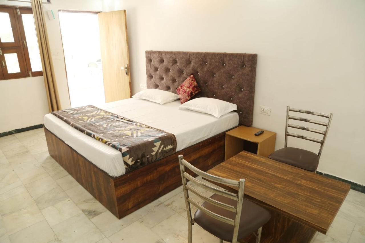 Shanti Residency Nuova Delhi Esterno foto
