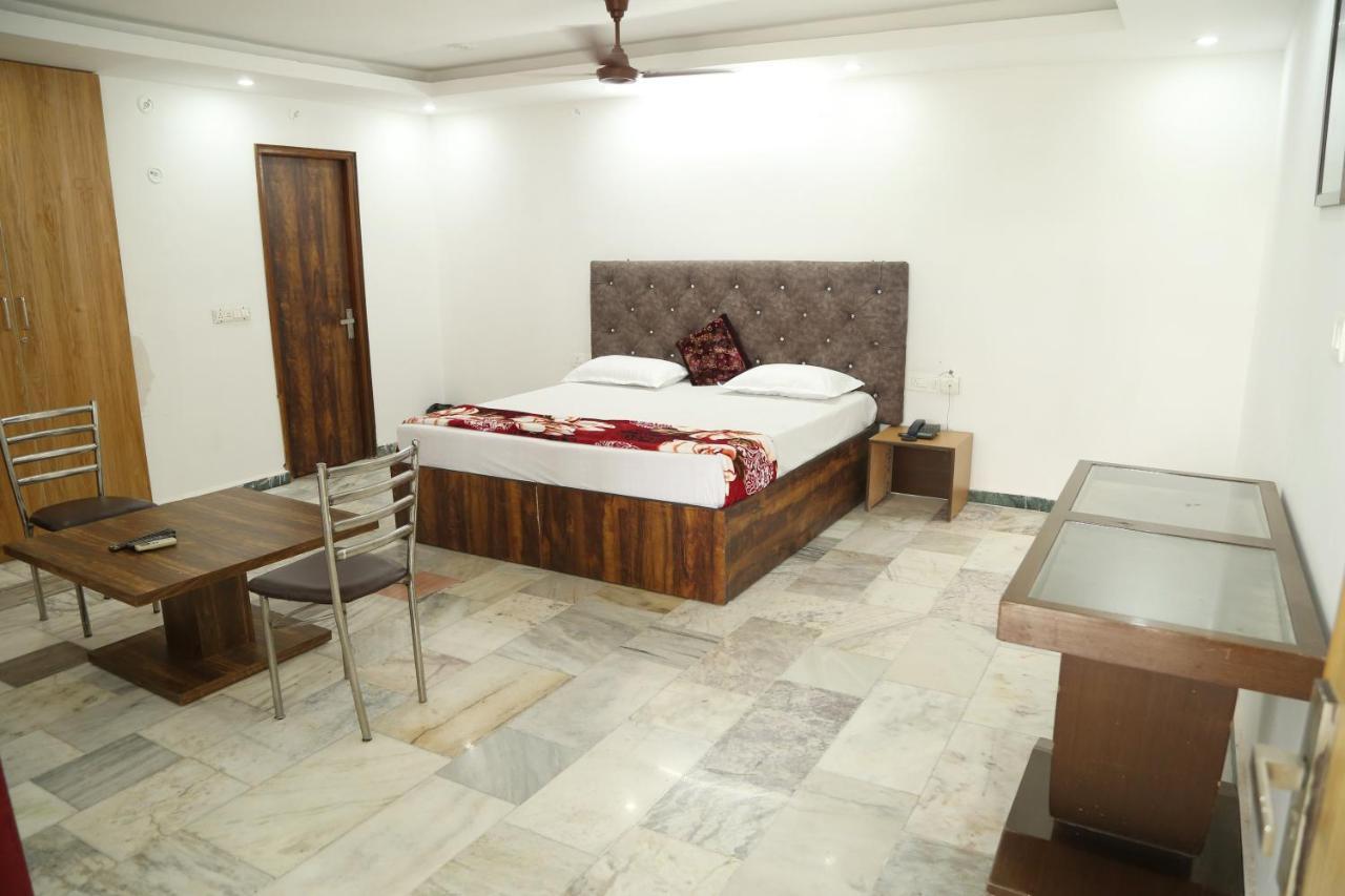 Shanti Residency Nuova Delhi Esterno foto